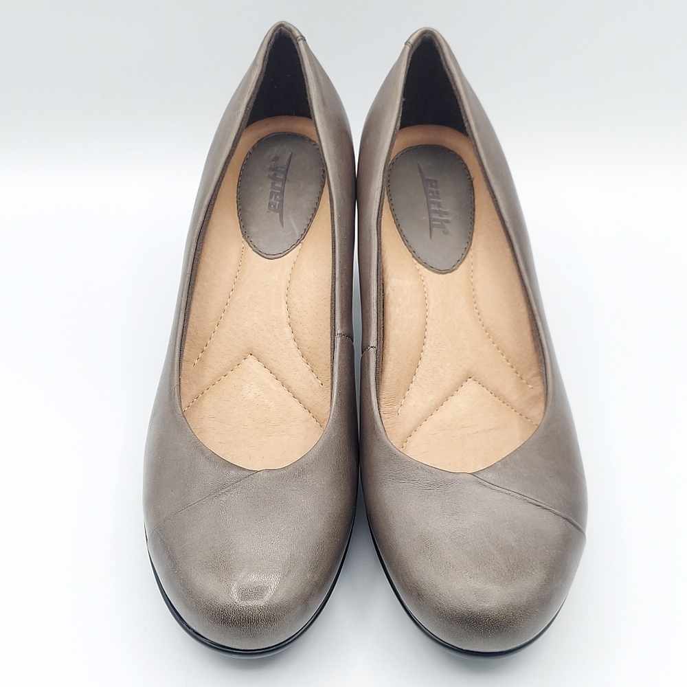 Earth Tamarack Dark Gray Leather Padded Insoles Pumps Heels Size 9.5B - Picture 4 of 11